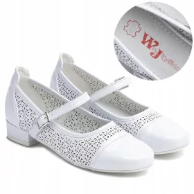   Eleganten par obhajilnih čevljev za deklice znamke Wojtyłko, št. 34
