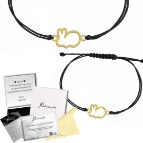   Optimized name: Zlata zapestnica z zajčjo vrvico in srebrnim zajčkom - Darilo za ljubitelje nakita

Optimized description: Zlata zapestnica z zajčjo vrvico je popolno darilo za ljubitelje nakita. Izde