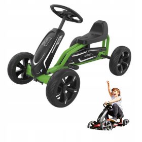 Igrajte s pedalnim gokartom za otroke