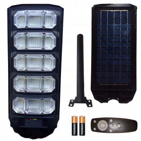 ULIČNA LED SVETILKA NA SOLARNO NAPAJANJE 900W 250 SMD