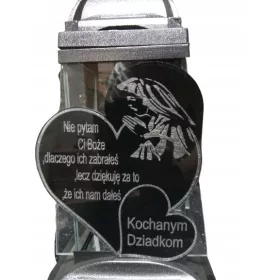 Parafinska sveča z gravuro za posebne priložnosti