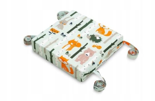 The Slovenian name for the product: Sedež za dvigovanje za otroški stol Lis in Zajec 32 x 32 x 8 cm

SEO-optimized description:
Sedež za dvigovanje za otroke je udobna blazina, ki pomaga otroku doseči