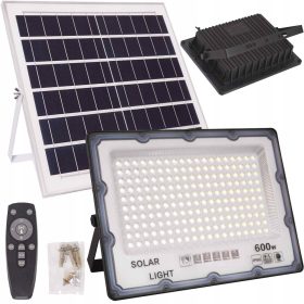 Halogenska LED svetilka s solarnim panelom 600 W