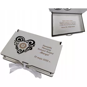  Škatlica kot spomin na prvo sveto obhajilo