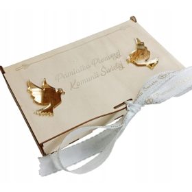   SLOVENIAN NAME: Spominek na Prvo sveto obhajilo, Lesena škatla s personaliziranim vzorcem

SEO-OPTIMIZED DESCRIPTION: Spominek na Prvo sveto obhajilo je izdelan iz visoko kakovostnega lesa in je popol