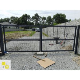 Dvokrilna panelna vhodna vrata 4M 150CM fi5