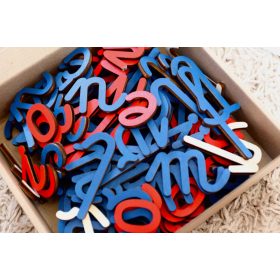 Premična abeceda Montessori lesene črke 102 kos