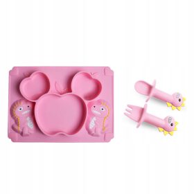   Slovenian Name: Silikonski krožnik z dinozavri in priseskom, primeren za potovanja

SEO-Optimized Description: 
Silikonski krožnik z dinozavri in priseskom je praktična rešitev za hranjenje vašega mal