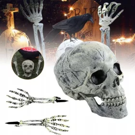   PRERAZOSTRTE KOSTI OKOSTNJAKA ZA NOČ ČAROVNIC S KOLKI ZA TRAVO