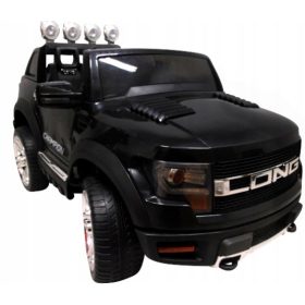  R-športni avto črne barve