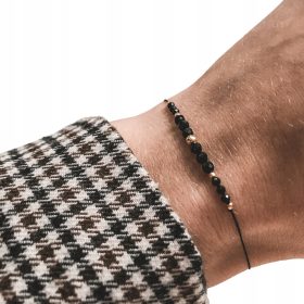   Optimized Name: Črna zapestnica z lunino nitjo in črnim turmalinom - Zaščitni talisman

Optimized Description: 
Črna zapestnica z lunino nitjo in črnim turmalinom je ročno izdelana iz naravnih kamnov 