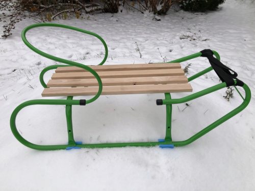 Zeleni kovinski sani z naslonjalom za otroke