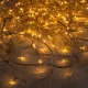 Toplo bela okrasna svetlobna veriga z 240 LED diodami dolžine 19,2 m za ustvarjanje praznične atmosfere v vašem domu ali pisarni. Ta veriga svetilk Forever Light je energijsko učinkovita z močjo 3,6 W
