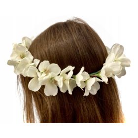   Venček za prvo obhajilo, izdelan iz nežnega cvetja jablane, simbolizira poseben trenutek obhajila. Ta slovenski venček za obhajilo 2024 je ročno izdelan z največjo skrbnostjo in iz visokokakovostnih m