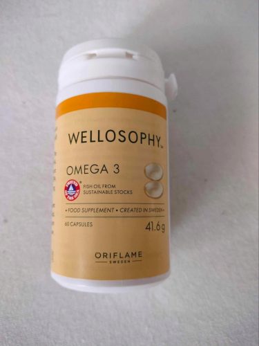 Visokokakovostno Prehransko Dopolnilo z Omega-3 Maščobnimi Kislinami EPA in DHA