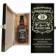 Slovenian Name: ELEGANTNA ŠKATLA ZA WHISKEY JACK DANIELS S PERSONALIZACIJO

SEO-Optimized Description: 
Elegantna škatla za whiskey Jack Daniels v črni barvi je popolno darilo za ljubitelje viskija. I