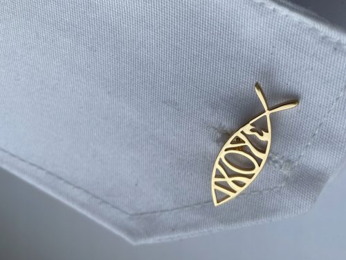 Eleganten, vrhunski set manšetnih gumbov z motivom ribe, pozlačenih