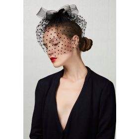 rna Spinka za Klobuk iz Voile z Dekoracijo