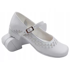   Elegantni komunijčni čevlji za deklice številka 36 v beli barvi