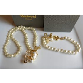 Vivienne Westwood Pearl Set zapestnica in ogrlica