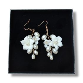 Romantični poročni uhani z belimi cvetovi in biseri, zlati