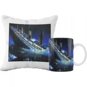   TITANIC FILM KOMPLET SKODEL IN BLAZIN | Ta edinstven set, ki vključuje kozarec in blazino, je popolno darilo za ljubitelje grafike. Poskrbi za personaliziran dotik z dodatkom lastnega imena ali vzdevk