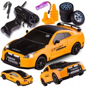   Avto Drift Nissan GTR 4x4 2.4GHz 1:24 RC Avto za Daljinsko Upravljanje