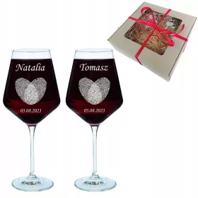   Vinska kozarca s gravuro za poroko - eleganten set za ljubitelje vina!