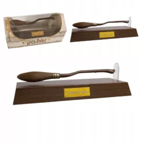   PREMIKANJE KROGILNIKA HARRYJA POTTERJA NIMBUS 2000 S STOJALOM ZA METLO