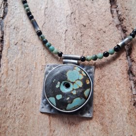 Ekskluzivni turkizen obesek srebrnega okvirja