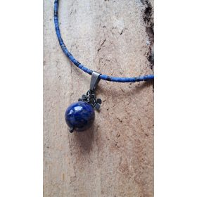   Optimized name: Eleganten obesek iz lapis lazuli s howlit piritom in srebrom 2 v 1