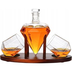 DIAMANTNI KARAFNIK ZA WHISKY Z KAMNI