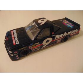   RACING CHAMPIONS 1996 JOE BESSEY #9 CHEVY C-1500 NEW HAMPSHIRE NASCAR 1:18
