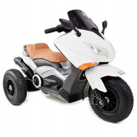   NAJNOVEJŠI SKUTER Z NAPUHNJENIMI KOLESOMI IN VRHUNSKIM PANELNIM SISTEMOM