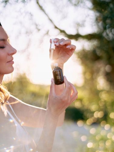 Intenzivni negovalni serum PURE COMPLEX z organskimi sestavinami