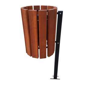 Parkirni zabojnik za smeti na vrtu