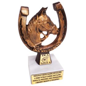 Darilna skulptura podkove s konjem za šefa