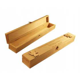   Lesena škatlica za svečo s gravuro - idealna za krst in obhajilo