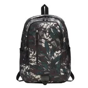   Večnamenski šolski nahrbtnik Nike v odtenkih zelene, črne in srebrne barve 25 l