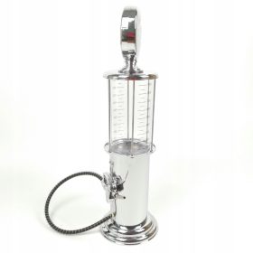   Distributer alkohola in drugih pijač - stojalo za gorivo v retro slogu