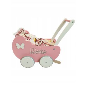 Drevožen Tomas z globokim vozičkom za punčke