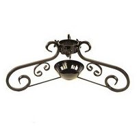 Božično drevo stoji